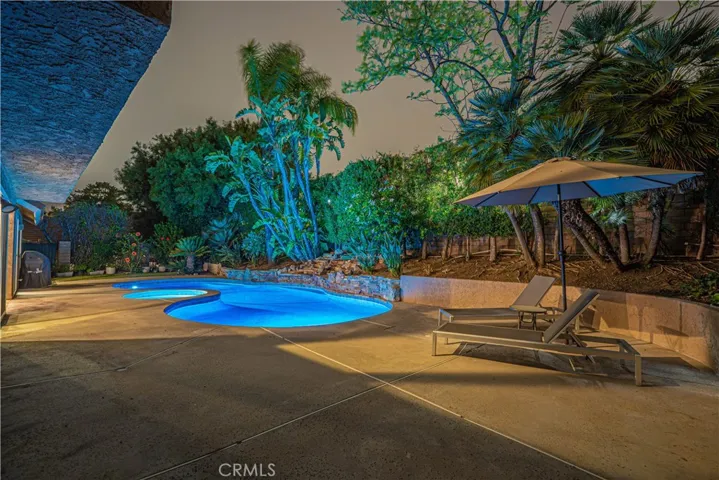 326 Fox Ridge Drive, Thousand Oaks, California 91361