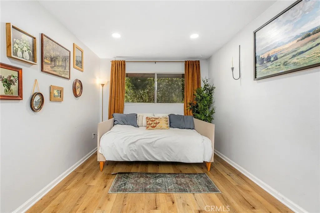 Secondary bedroom