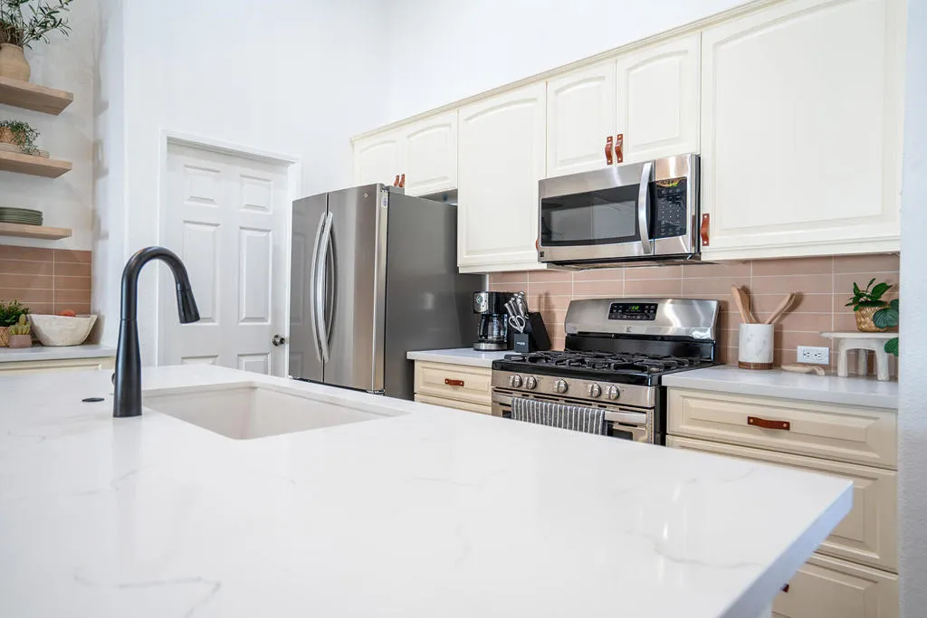 KITCHEN KITCHEN