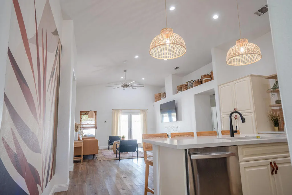 KITCHEN KITCHEN