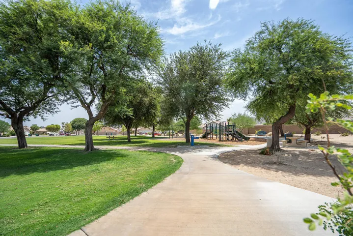 COMMUNITY PARK HAS PLAYGROUND