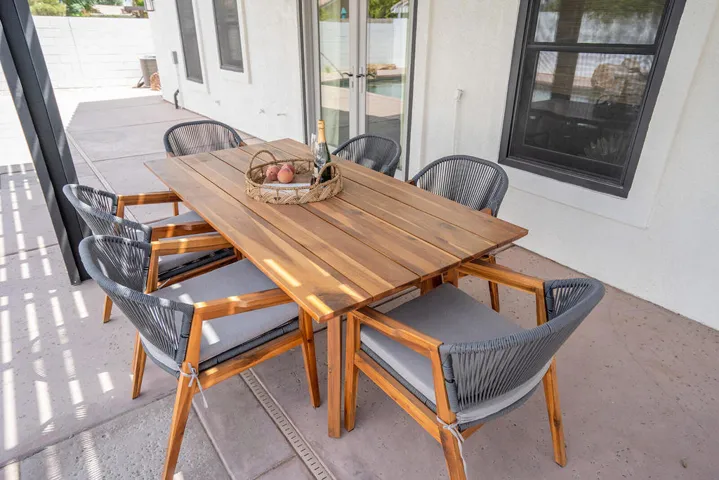 AL FRESCO DINING