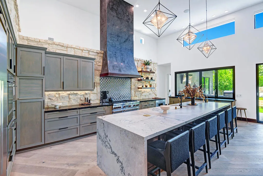 KITCHEN.jpg mls