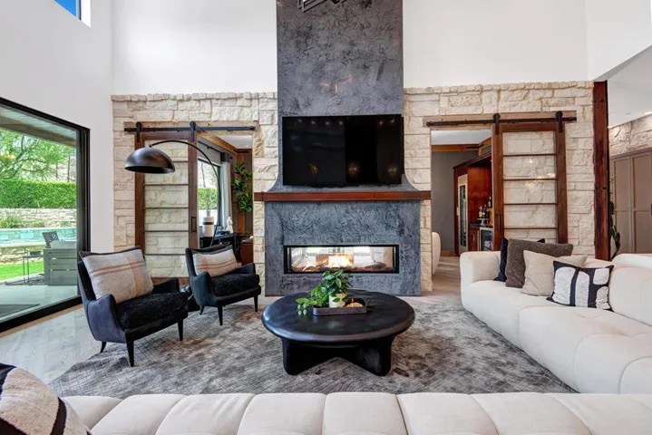 LIVING SPACE HEAD ON.jpg mls
