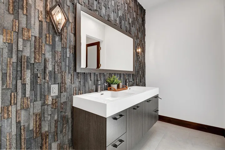 BEDROOM 4 BATHROOM.jpg mls