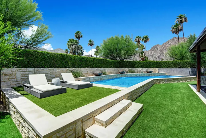 FRONT YARD.jpg mls