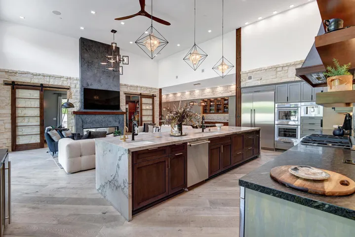 KITCHEN CONTINUED.jpg mls