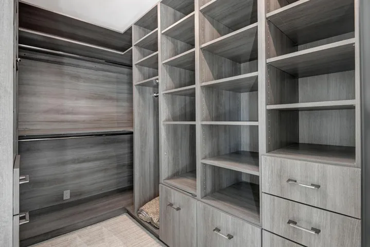 BEDROOM 4 CLOSET.jpg mls