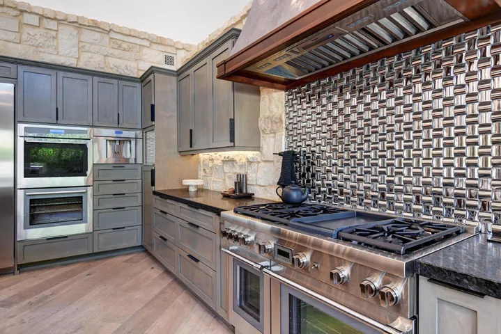 KITCHEN TIGHT.jpg mls