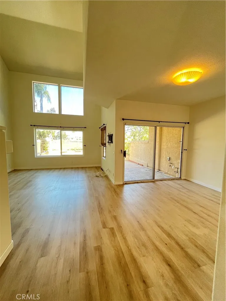 Living/Dinning area