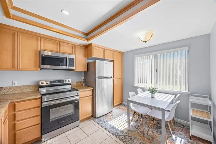 1554 Border B, Corona, California 92882