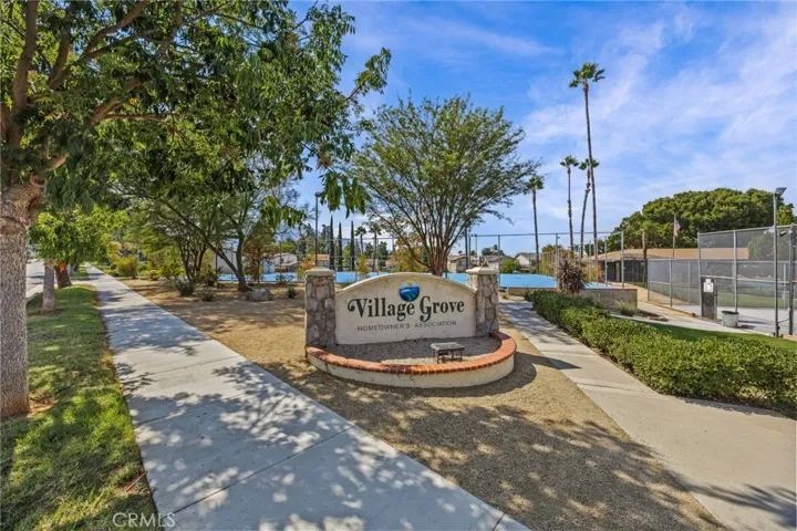 1554 Border B, Corona, California 92882
