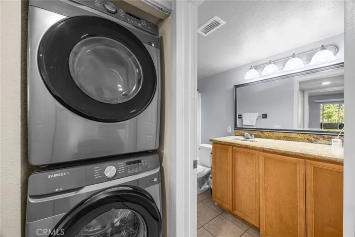 1554 Border B, Corona, California 92882