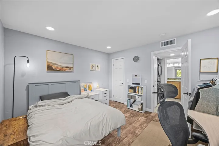 1554 Border B, Corona, California 92882