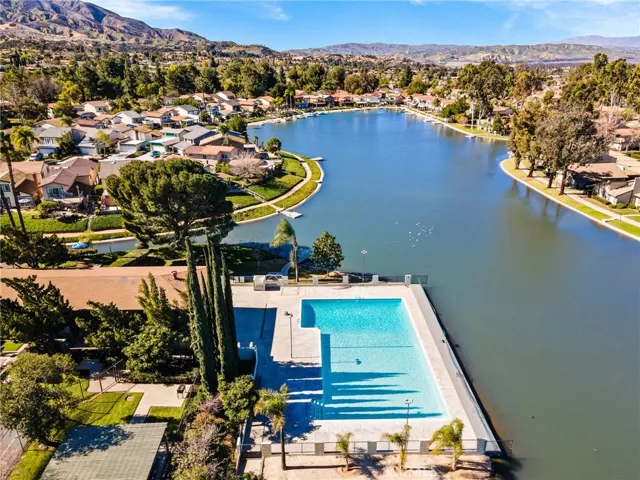 1554 Border B, Corona, California 92882