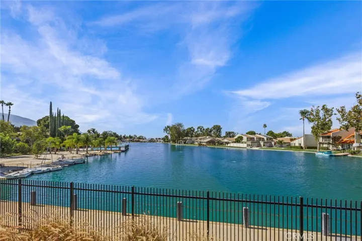 1554 Border B, Corona, California 92882