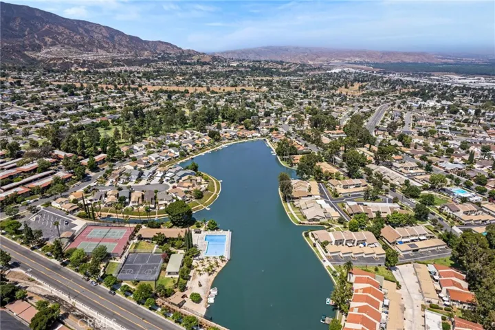 1554 Border B, Corona, California 92882