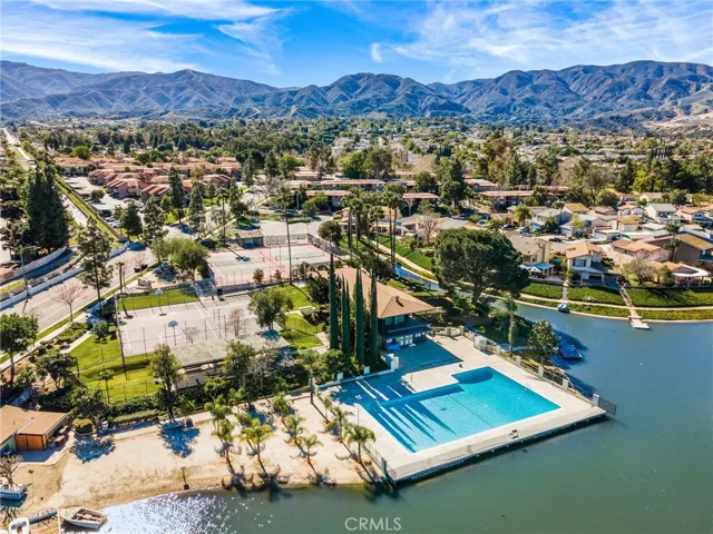 1554 Border B, Corona, California 92882