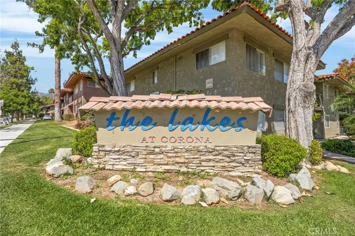 1554 Border B, Corona, California 92882