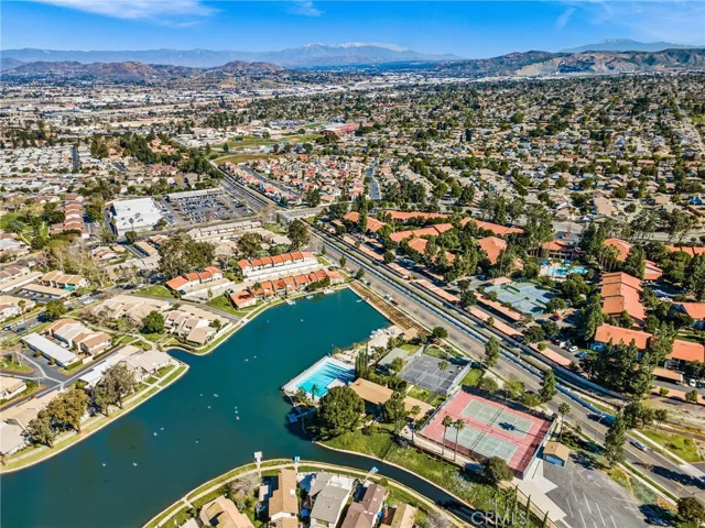 1554 Border B, Corona, California 92882