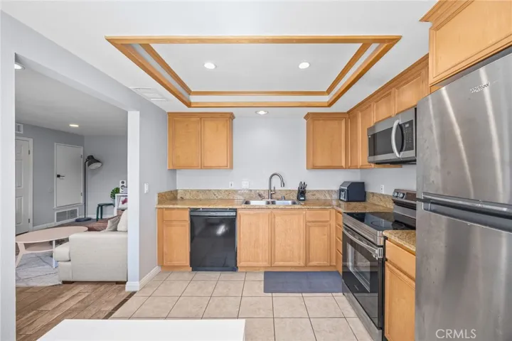 1554 Border B, Corona, California 92882