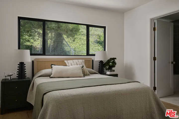 4650 Ellenita Avenue, Tarzana, California 91356