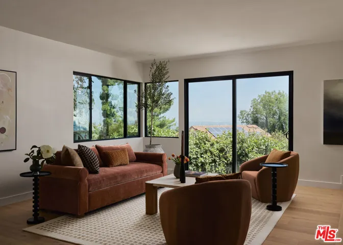 4650 Ellenita Avenue, Tarzana, California 91356
