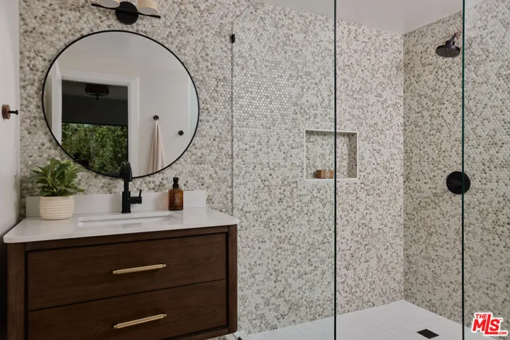 4650 Ellenita Avenue, Tarzana, California 91356