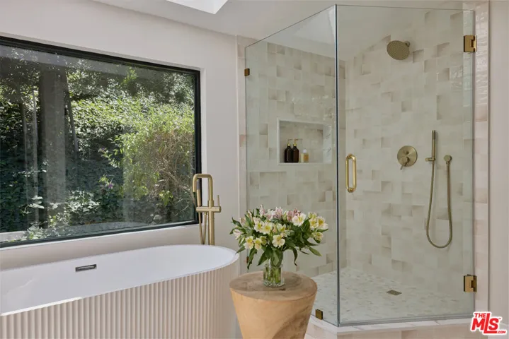 4650 Ellenita Avenue, Tarzana, California 91356