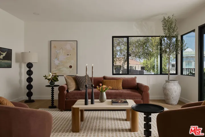 4650 Ellenita Avenue, Tarzana, California 91356