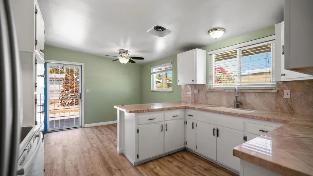 6069 Baileya Dr Interior-30
