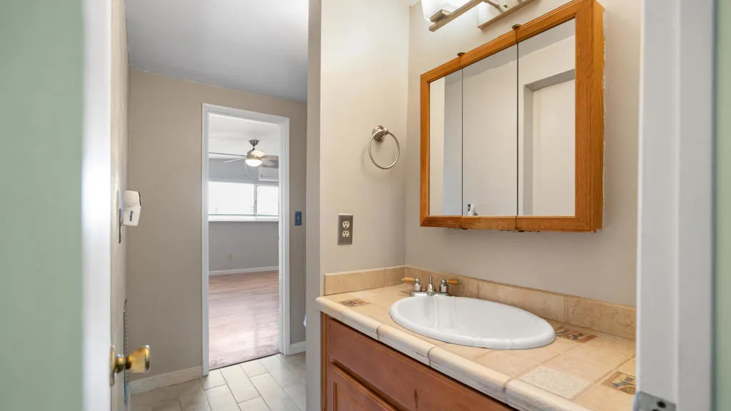 6069 Baileya Dr Interior-14