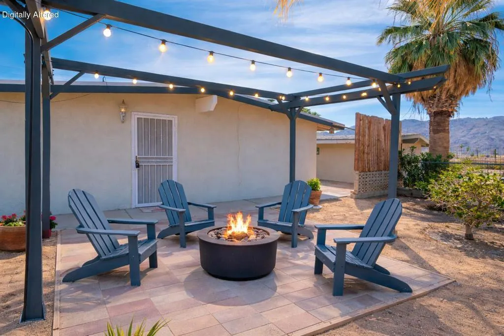 Front trellis area