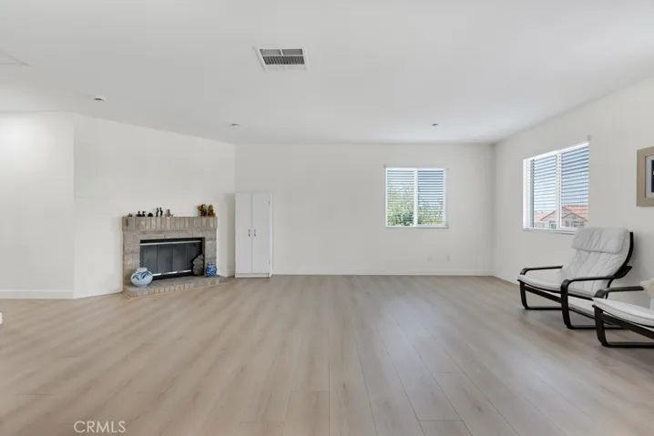 13254 La Tierra Way, Sylmar, California 91342