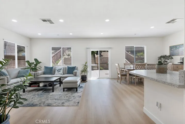 13254 La Tierra Way, Sylmar, California 91342