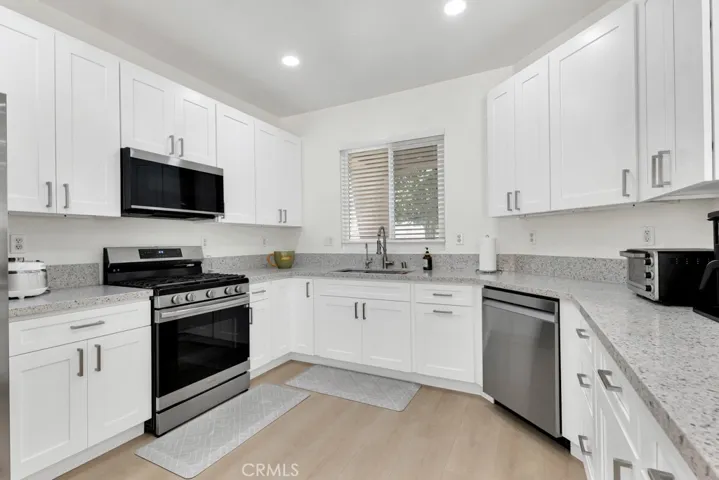 13254 La Tierra Way, Sylmar, California 91342