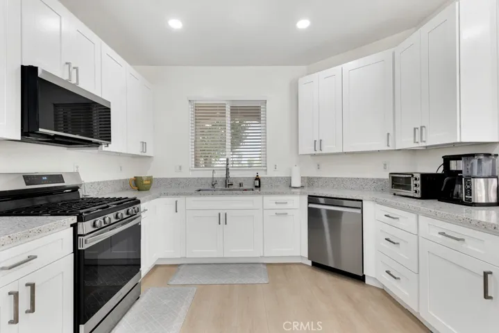13254 La Tierra Way, Sylmar, California 91342