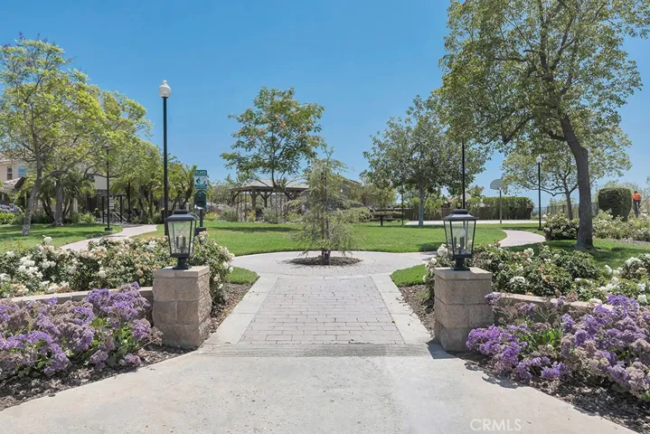 13254 La Tierra Way, Sylmar, California 91342