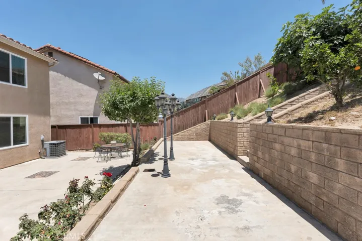 13254 La Tierra Way, Sylmar, California 91342