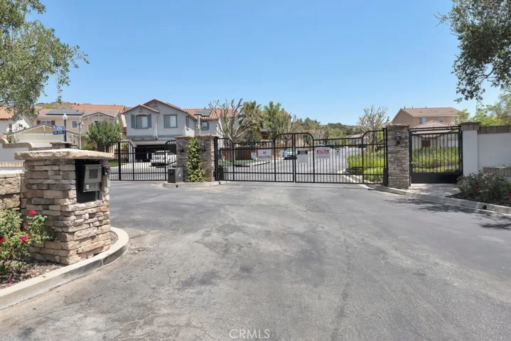 13254 La Tierra Way, Sylmar, California 91342