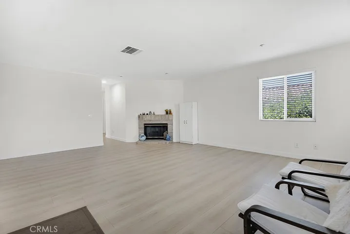 13254 La Tierra Way, Sylmar, California 91342