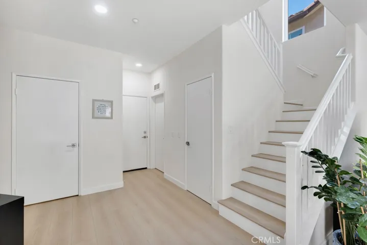 13254 La Tierra Way, Sylmar, California 91342