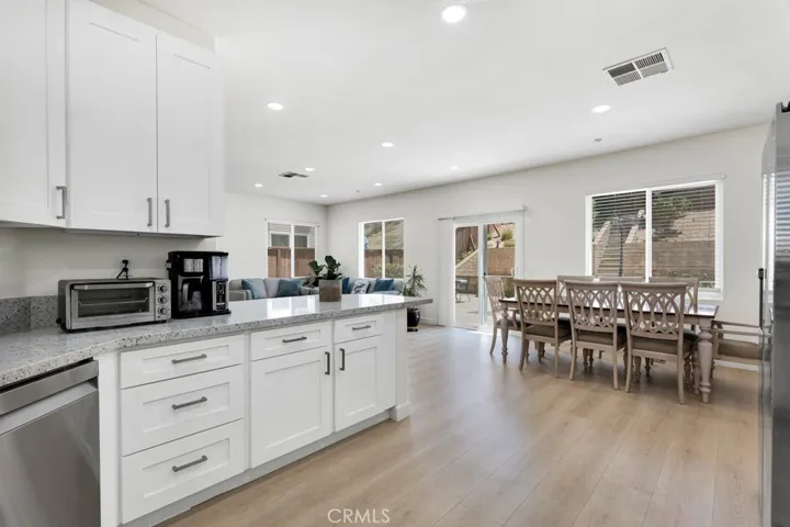 13254 La Tierra Way, Sylmar, California 91342