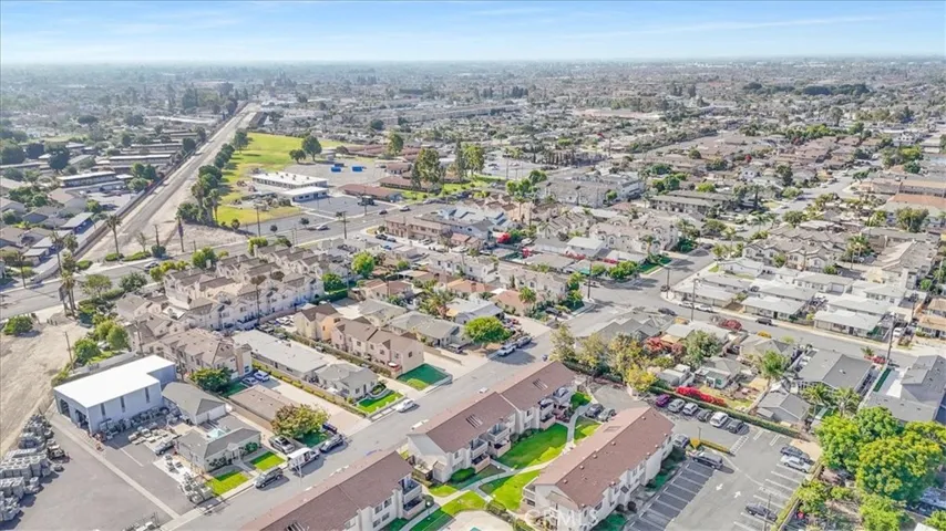 8561 La Salle 53, Cypress, California 90630