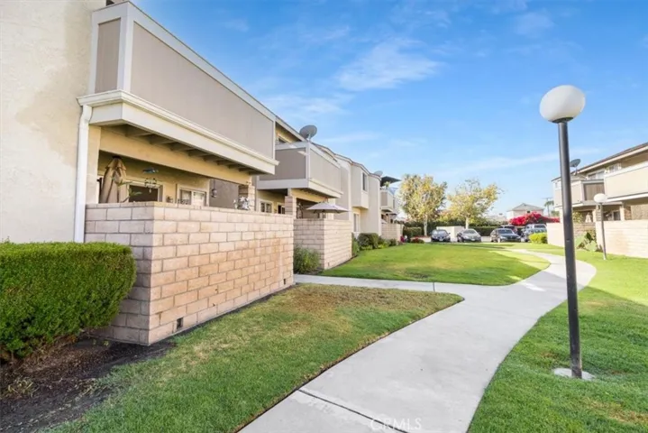 8561 La Salle 53, Cypress, California 90630