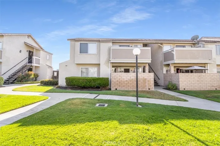 8561 La Salle 53, Cypress, California 90630