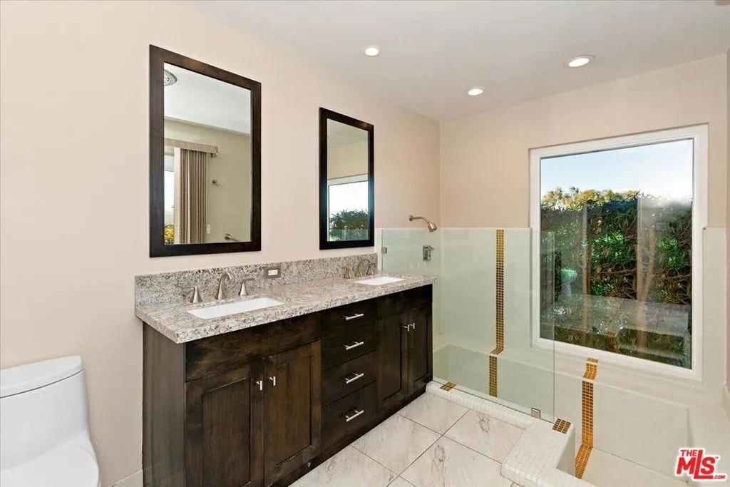 En Suite Primary Bath