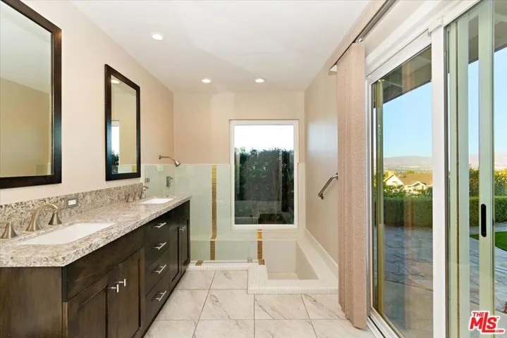 En Suite Primary Bath