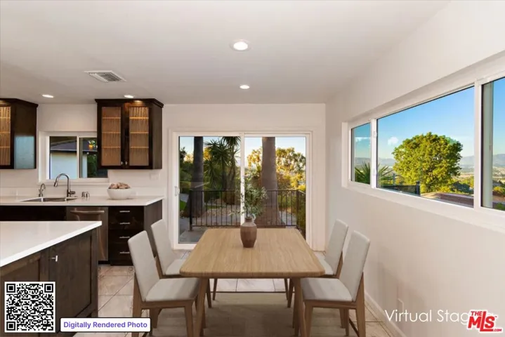 EAT-IN-KITCHEN W/ VIRTUAL STAG