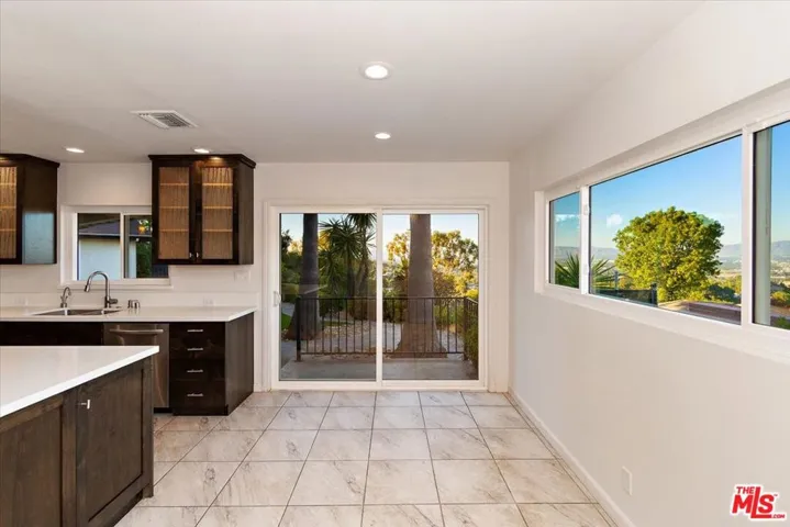 Eating Area in Kitchen w views